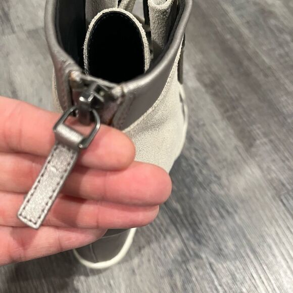 Gray for Saks Fifth Avenue Suede Leather Metallic Lace Up Wedge Booties sz 6.5 - Picture 14 of 15